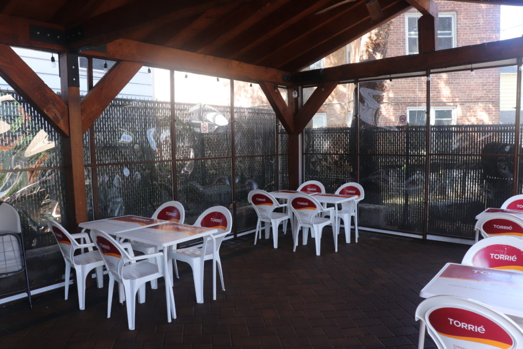 Linconln BBQ Gazebo The best restaurant in Mount Vernon, NY.